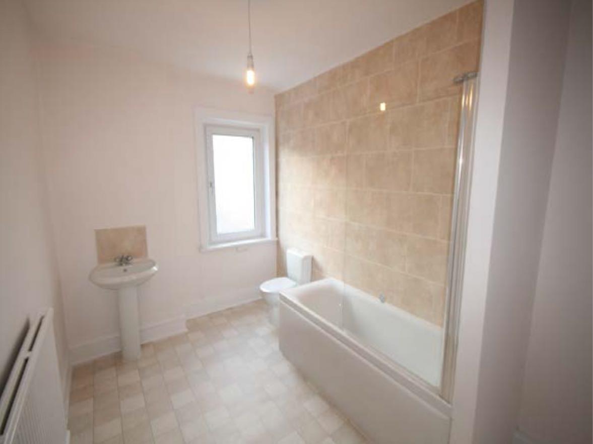 4 bedroom terraced house To Let in Barnoldswick - 12oakterracebarnoldswick-9.jpg